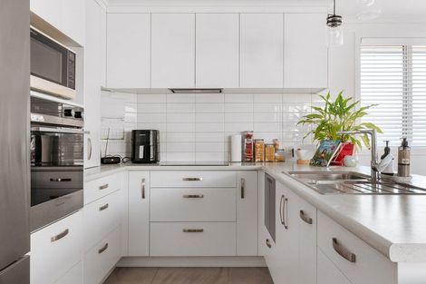 Photo of property in Waterview Estate, 34/4 Greystone Place, Omokoroa, 3114