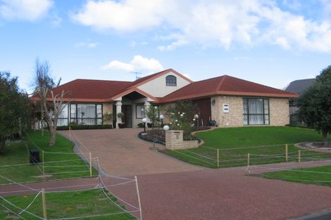 Photo of property in 5 Connemara Court, West Harbour, Auckland, 0618