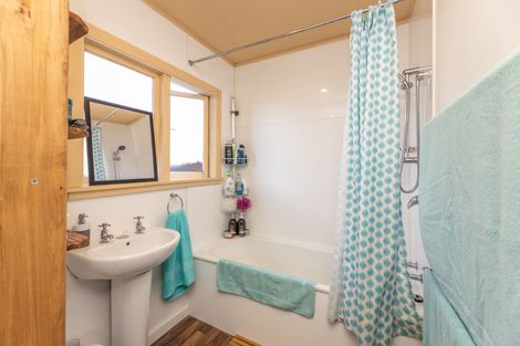 Photo of property in 15 Moreland Avenue, Papanui, Christchurch, 8053