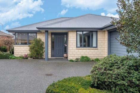 Photo of property in 2 Village Lane, Halswell, Christchurch, 8025