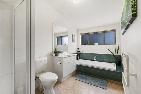 Photo of property in 15 Eclipse Lane, Whitby, Porirua, 5024