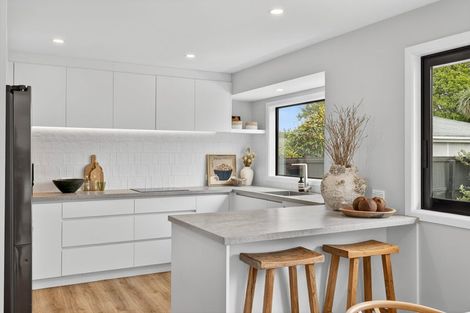 Photo of property in 15 Oakfield Street, Burnside, Christchurch, 8053