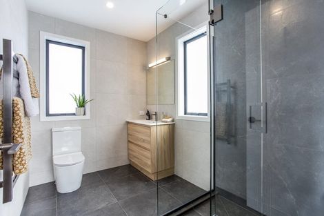 Photo of property in 2 Silver Fern Avenue, Hobsonville, 0616