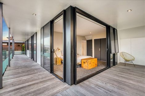 Photo of property in 35a Rothesay Bay Road, Rothesay Bay, Auckland, 0630