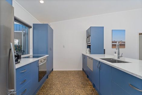 Photo of property in 113 Sands Crescent, Matarangi, Whitianga, 3592