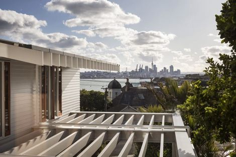 Photo of property in 19 Jubilee Avenue, Devonport, Auckland, 0624