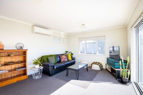 Photo of property in 44 Belt Road, Moturoa, New Plymouth, 4310