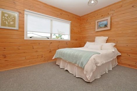 Photo of property in 37 Shakespear Road, Army Bay, Whangaparaoa, 0930