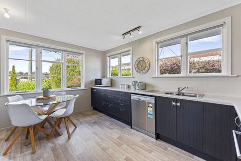 Photo of property in 8 Victoria Avenue, Pahiatua, 4910