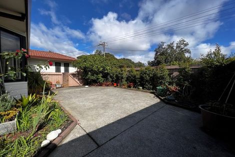 Photo of property in 1/17 Milford Road, Milford, Auckland, 0620
