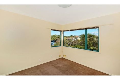 Photo of property in 2/23 Barker Rise, Northcross, Auckland, 0632