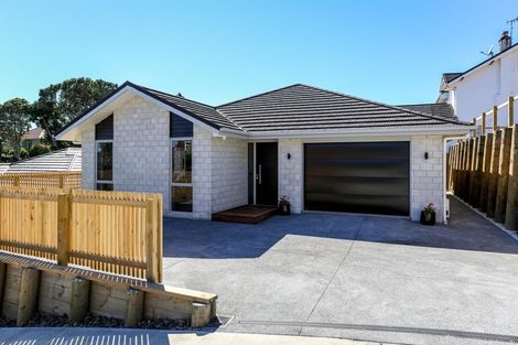 Photo of property in 6b Burns Street, Westown, New Plymouth, 4310
