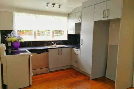 Photo of property in 9 Martin Place, Kelston, Auckland, 0602