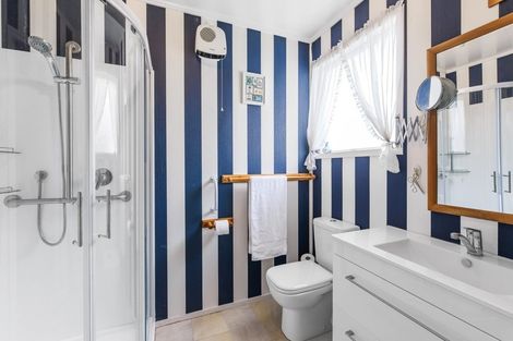 Photo of property in 17b Cypress Grove, Paraparaumu, 5032