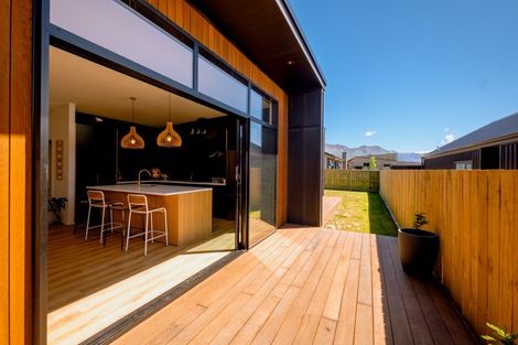 Photo of property in 4 Courthill Lane, Wanaka, 9305