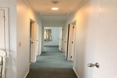 Photo of property in 52 Kelwyn Road, Kelston, Auckland, 0602