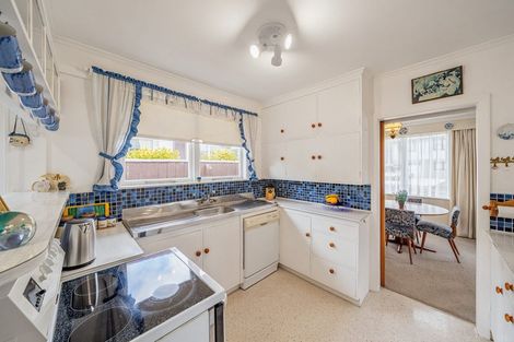 Photo of property in 17 Deller Grove, Silverstream, Upper Hutt, 5019