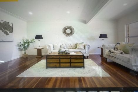 Photo of property in 2/322 East Coast Road, Sunnynook, Auckland, 0632
