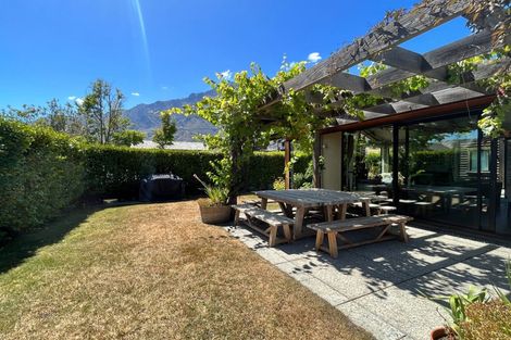 Photo of property in 1 Buckler Court, Jacks Point, Queenstown, 9371