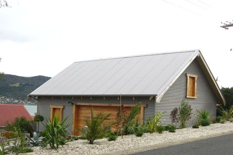 Photo of property in 18 Bayne Terrace, Macandrew Bay, Dunedin, 9014