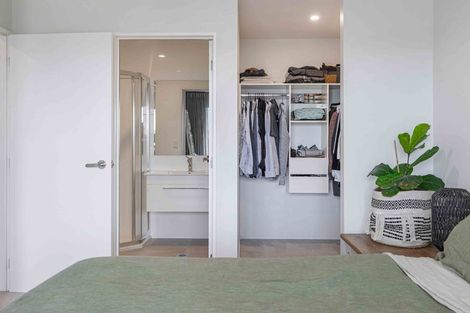 Photo of property in 17 Irving Place, Hobsonville, Auckland, 0616