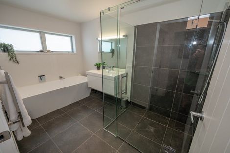 Photo of property in 34 Opoi Lane, Cable Bay, 0420