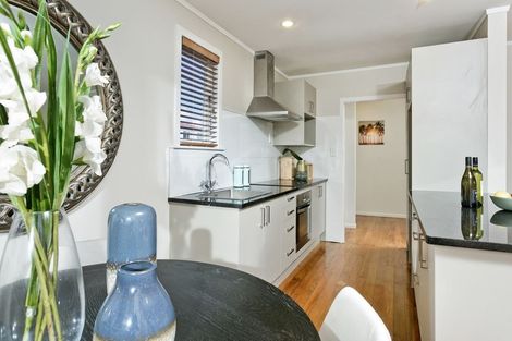 Photo of property in 1/1a Becroft Drive, Forrest Hill, Auckland, 0620