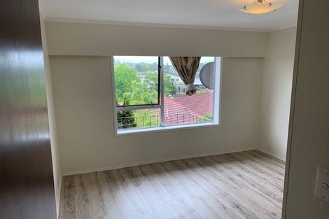 Photo of property in 1/11 Lancelot Place, Glenfield, Auckland, 0629