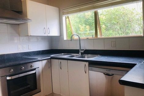 Photo of property in 2/68 Cockayne Crescent, Sunnynook, Auckland, 0620