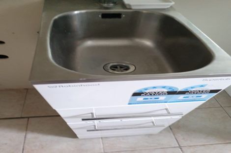 Photo of property in 9 Merchant Avenue, Te Atatu South, Auckland, 0610