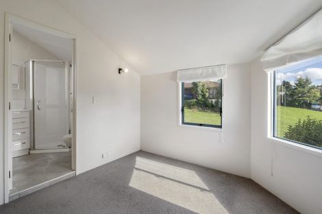 Photo of property in 11 Wilmington Place, Forrest Hill, Auckland, 0620