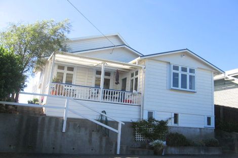 Photo of property in 107 Creswick Terrace, Northland, Wellington, 6012