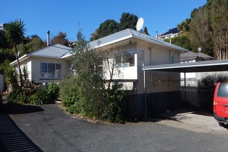 Photo of property in 13 Seaview Road, Marfell, New Plymouth, 4310