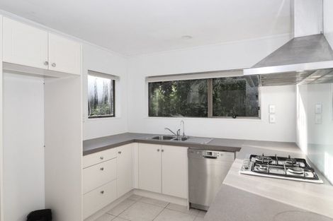 Photo of property in 8 Raddock Place, Farm Cove, Auckland, 2012