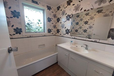 Photo of property in 134g Huatoki Street, Frankleigh Park, New Plymouth, 4310