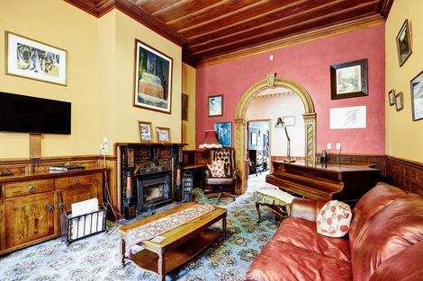 Photo of property in 165 South Road, Hawera, 4610