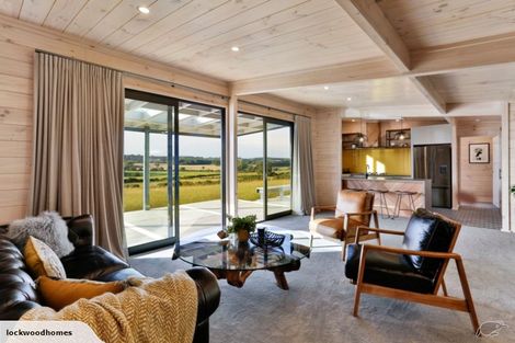 Photo of property in 1994 Great South Road, Bombay, 2675