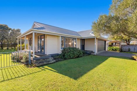 Photo of property in 3 School Road, Whitianga, 3510