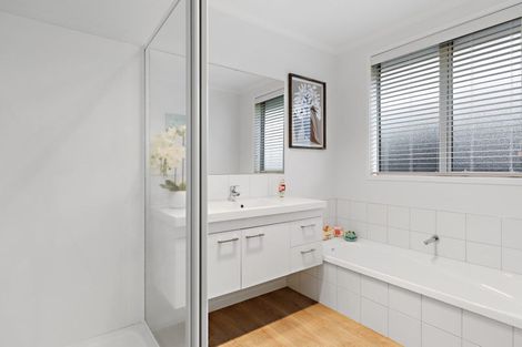 Photo of property in 17 Hansard Place, Bethlehem, Tauranga, 3110