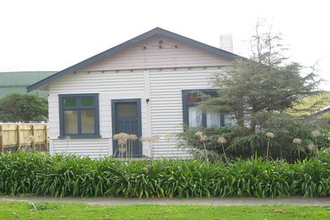 Photo of property in 10 Harbour Street, Moturoa, New Plymouth, 4310