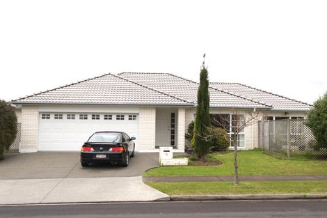 Photo of property in 6 Corta Bella Place, Golflands, Auckland, 2013