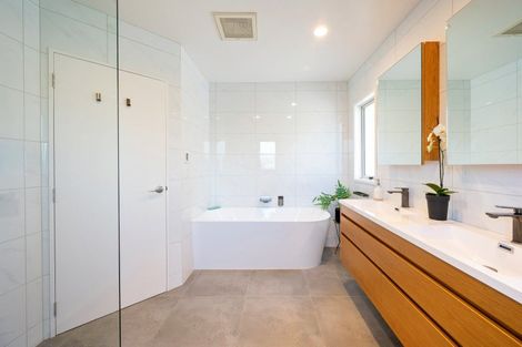 Photo of property in 15 Iona Road, Havelock North, 4130