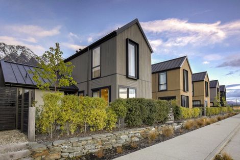 Photo of property in 9 Mcgibbon Lane, Jacks Point, 9371