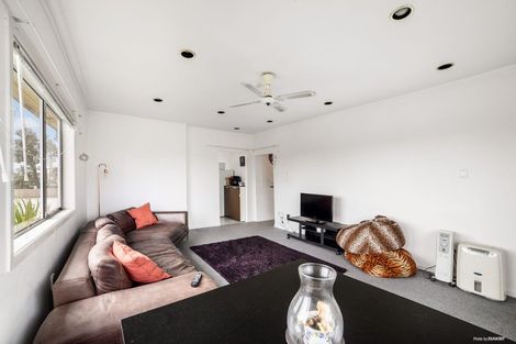 Photo of property in 320 Glenfield Road, Glenfield, Auckland, 0629