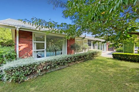 Photo of property in 17 Landsdowne Terrace, Cashmere, Christchurch, 8022
