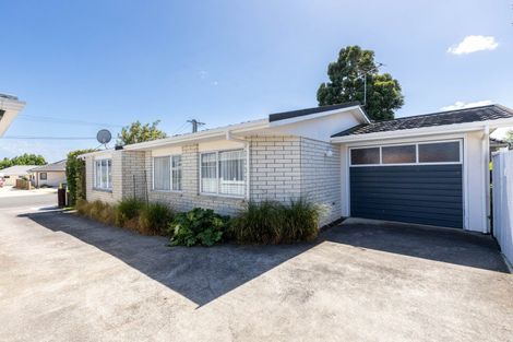 Photo of property in 19a Wallath Road, Westown, New Plymouth, 4310