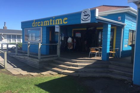 Photo of property in 102 Tasman Street, Opunake, 4616