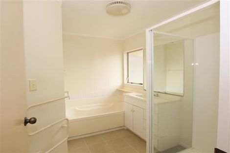 Photo of property in 25 Burswood Drive, Burswood, Auckland, 2013