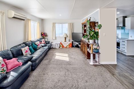 Photo of property in 2 Wellington Road, Wainuiomata, Lower Hutt, 5014