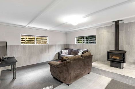 Photo of property in 16 Autumn Avenue, Glen Eden, Auckland, 0602